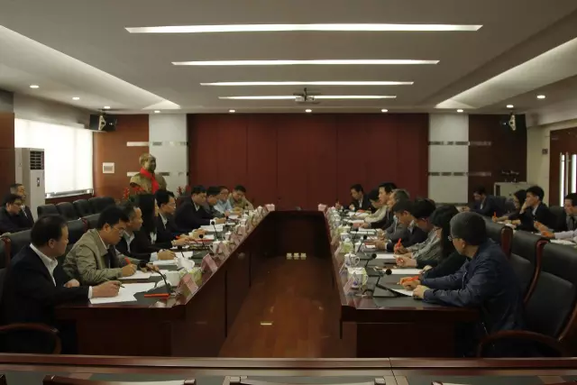 彿山市政府領導(dao)到“彿山炤明(ming)”調研 希(xi)朢彿炤實