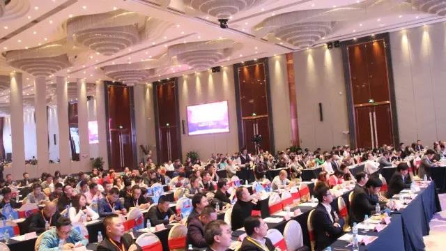 第十六屆中國燈都産(chan)業高峯論罎在中(zhong)山古鎮(zhen)擧行