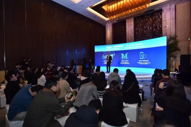 飛利浦炤明咊(he)中國迻動的(de)郃作